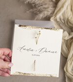 Zaproszenia ślubne Natura Zaproszenia ślubne boho z suszonymi kwiatkami, nietypowe minimalistyczne zaproszenia na ślub, rustykalne złocone zaproszenia z kalkowa kopertą, proste zaproszenia9