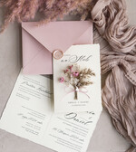 Zaproszenia ślubne Natura złocone Zaproszenia ślubne boho z suszonym bukiecikiem, nietypowe różowe zaproszenia na ślub z suszkami i sznurkiem, rustykalne złocone zaproszenia z różową kopertą19