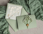 Zaproszenia ślubne Natura szałwiowe zaproszenia ślubne z gipsówką, składane zaproszenie na ślub i wesele, eleganckie zaproszenia ślubne ze szkiełkiem i płatkami złota, zaproszenia w kształcie koperty 8