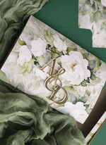Zaproszenia ślubne Złote Glamour Poziome złote zaproszenia ślubne z lustrzanym monogramem, Kopertowe biało zielone zaproszenie na ślub złocone, zaproszenia na slub cywilny peonie 17