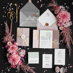 Zaproszenia ślubne Złote Glamour nietypowe zaproszenia na ślub, nowoczesny styl glamour, delikatne złote zaproszenia ślubne z piwonią  3