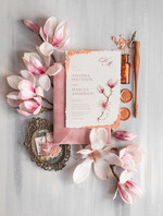 Zaproszenia ślubne Złote Glamour Darte zaproszenia ślubne z płatkami złota, delikatne zaproszenia na ślub ze złotem, zaproszenie glamour z jedwabną wstążką złote zaproszenia na ślub1