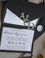 Zaproszenia ślubne Złote Glamour Poziome srebrne zaproszenia ślubne z lustrzanym monogramem, Kopertowe czarne zaproszenie na ślub srebrzone, zaproszenia na slub cywilny bieło czarne 7