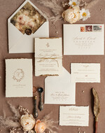 Zaproszenia ślubne Złote Glamour Wydzierane Zaproszenia ślubne z płatkami złota, delikatne zaproszenia na ślub ze złotem, zaproszenie glamour ze zlotym sznurkiem złote zaproszenia na ślub1