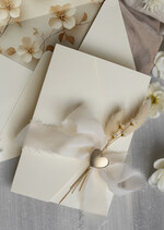 Zaproszenia ślubne Złote Glamour Eleganckie Zaproszenie Na Ślub Z Suszonym Dmuszkiem, Wyjątkowe Zaproszenia Ślubne Z Dmuszkiem, Zaproszenia Na Ślub W Stylu Glamour1