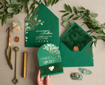 Zaproszenia ślubne Złote Glamour zielone zaproszenia ślune, zaproszenia na slub z welurem, złote zaproszenia ślubne, eleganckie zaproszenia na ślub z welurem, łukowe zaproszenia ślubne9