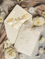 Zaproszenia ślubne Złote Glamour Eleganckie złote zaproszenia ślubne z perełkami, zaproszenie na ślub złocone, zaproszenia na ślub w stylu glamour, złote napisy na zaproszeniach ślubnych 3