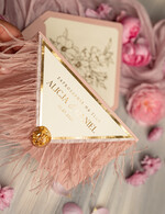 Zaproszenia ślubne Złote Glamour zaproszenia ślubne z piórami, strusie pióra na zaproszeniach ślubnych, nietypowe zaproszenie na ślub, złote zaproszenia na ślub i wesele0