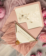 Zaproszenia ślubne Złote Glamour zaproszenia ślubne z piórami, strusie pióra na zaproszeniach ślubnych, nietypowe zaproszenie na ślub, złote zaproszenia na ślub i wesele16