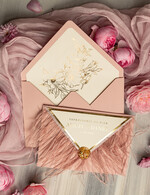 Zaproszenia ślubne Złote Glamour zaproszenia ślubne z piórami, strusie pióra na zaproszeniach ślubnych, nietypowe zaproszenie na ślub, złote zaproszenia na ślub i wesele17