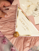 Zaproszenia ślubne Złote Glamour zaproszenia ślubne z piórami, strusie pióra na zaproszeniach ślubnych, nietypowe zaproszenie na ślub, złote zaproszenia na ślub i wesele4