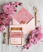 Zaproszenia ślubne Złote Glamour oryginalne zaproszenia na ślub nowoczesny styl glamour welurowa opaska ze sznurkiem na zaproszeniu 2