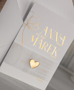 Zaproszenia ślubne Złote Glamour wyjątkowe delikatne zaproszenia ślubne, idealne na wesele ze złotem, zaproszenia na ślub ze złotymi literami, zaproszenia ślubne z opaską z kalki i złote serduszko5