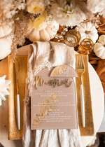 Winietki glamour winietki ślubne i menu komplet, złote wizytówki dla gosci weselnych, menu i winietki z pleksy malowane farbą w odcieniu beżu, winietki na stół weseln4