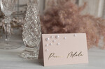 Winietki glamour winietki z perełkami ślubne wizytówki z perełkami winietki na stół weselny, różowo złote winietki z perełkami, eleganckie winietki ślubne z perełkami5