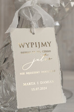 Zawieszki na butelki glamour zawieszki na butelkę weselną, złote zawieszki z weselnymi wierszykami, darte zawieszki ślubne, wydzierane zawieszki na butelkę  3