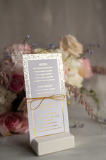 Menu glamour ślubne menu z planem podawania dań wesenych, zlocone napisy dowolna treść2