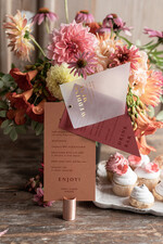 Menu glamour ślubne menu z planem podawania dań wesenych, złote lub srebrne napisy wasza treść1