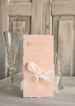 Menu glamour menu ślubne z planem posiłków, złote napisy dowolna treść menu ślubnego, wydzierane brzegi elegancka złota karta dań na weselu0