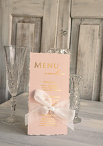 Menu glamour menu ślubne z planem posiłków, złote napisy dowolna treść menu ślubnego, wydzierane brzegi elegancka złota karta dań na weselu2