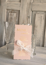 Menu glamour menu ślubne z planem posiłków, złote napisy dowolna treść menu ślubnego, wydzierane brzegi elegancka złota karta dań na weselu4