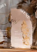 Menu glamour nowoczesna forma karty drinków i deserów, akrylowe menu weselne, stojąca karta dań i napojów, menu weselne w stylu glamour, karta drinków, złote menu weselne 1
