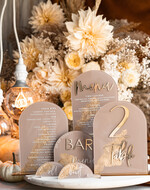 Menu glamour eleganckie menu weselne w beżowych kolorach, karta dań z pleksy, weselne menu do postawienia na stole, złote menu na stół weselny, złote menu6