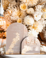 Menu glamour eleganckie menu weselne w beżowych kolorach, karta drinków z pleksy, weselne menu stołu szwedzkiego do postawienia na stole, złote menu na stół weselny, złota karta dań23