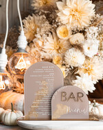 Menu glamour eleganckie menu weselne w beżowych kolorach, karta drinków z pleksy, weselne menu stołu szwedzkiego do postawienia na stole, złote menu na stół weselny, złota karta dań3