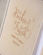 Księgi wpisów gości Drewniane  album ślubny personalizowany i księga gości weselnych w jednym, rustykalna drewniana okładka2