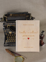 Księgi wpisów gości Drewniane  album ślubny do wpisów gości weslnych, okładka z drewna grawerowane imiona i data1