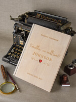 Księgi wpisów gości Drewniane  album ślubny do wpisów gości weslnych, okładka z drewna grawerowane imiona i data0