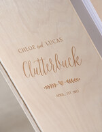 Księgi wpisów gości Drewniane  ksiega pamiątkowa na wpisy gości weselnych, grawerowana drewniana okładka1