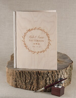 Księgi wpisów gości Drewniane  ksiega zyczen na wesele, drewniana z wygrawerowanymi imionami i datą0