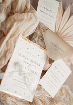 Zestawy Próbkowe próbki zaproszeń Próbka darte złocone zaproszenia ślubne z perełkami, Serwis Probkowy minimalistyczne zaproszenie na ślub z perełkami i kalkową kopertą, rwane złocone zaproszenie na ślub cywilny perły8