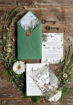 Zaproszenia ślubne Rustykalne i Natura Rustykalne zaproszenia ślubne zielone zaproszenie na ślub w lesie motyw jelonków koperta zielona lub kalka7