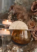Winietki rustykalne rustykalne drewniane winietki na ślub, złote napisy na winietkach, tabliczki z imionami gości weselnych, drewniane winietki ślubne2