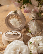 Pudełka Szkatułki na Obrączki szkatułki pudełko na obrączki ślubne wasze imiona i data żywe kwiaty w żywicy    10