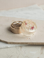 Pudełka Szkatułki na Obrączki szkatułki pudełko z imionami pary młodej, szkatułka na obrączki z kwiatami, pudełko na obrączki z żywicy, pudełko na obrączki z zatopionymi kwiatami w żywicy2