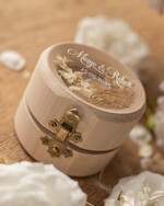 Pudełka Szkatułki na Obrączki szkatułki pudełeczko do podawania obrączek ślubnych wasze imiona i dataręcznie robione szkatułka z drewna z żywicą, personalizowana szkatułka na obrączki ślubne, szkatułka z kwiatami na obrączki2