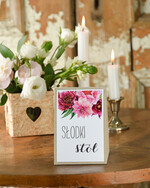Numery na stół Rustykalne usadzenie gości numery na stół weselny, styl rustykalny prostota i minimalizm0