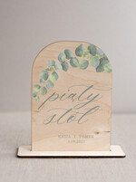 Numery na stół Rustykalne stojak numerek na stół gości weselny styl rustykalny prostota i minimalizm numerek dekoracja na stół weselny z eukaliptusem0