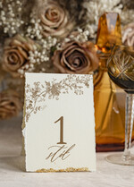 Numery na stół Glamour Złocone szarpane brzegi Numery na stoły weselne, numerki na stół stoły weselne, zlocone klasyczna elegancja, numery na stoły weselne, styl glamour zlocone i błyszczące0