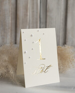 Numery na stół Glamour stojak numerek na stół weselny ecru ze złotym napisem i perełkami, złocone w stylu glamour numeracja stołów weselnych, numery na stół weselny z perełkami0