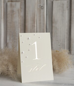 Numery na stół Glamour stojak numerek na stół weselny ecru ze złotym napisem i perełkami, złocone w stylu glamour numeracja stołów weselnych, numery na stół weselny z perełkami5