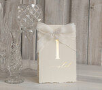 Numery na stół Glamour usadzenie gości numery na stół weselny, złote klasyczne i eleganckie numery na stoły weselne, wydzierane brzegi i złote litery, dekoracje stołu weselnego2