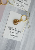 Podziękowania dla Gości Weselnych Magnesy breloki Zdrapki prezenciki dla Gości weselnych breloczek do kluczy z zawieszką z żywicy, ręcznie robiony brelok do kluczy z zawieszką z żywicy, podziękowanie dla gości weselnych brelok z zatopionymi płatkami złota w żywicy2