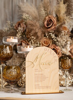 Menu rustykalne drewniane menu na stół weselne, rustykalne menu na stol weselny, złote napisy na menu weselnym, drewniana karta dań, rustykalna karta dan9