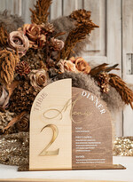 Menu rustykalne drewniane menu na stół weselny, rustykalne menu na stol weselny, złote napisy na menu weselnym, drewniana karta dań, rustykalna karta dan, zestaw menu i numerek na stół 7