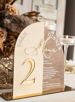 Menu rustykalne drewniane menu na stół weselny, rustykalne menu na stol weselny, złote napisy na menu weselnym, drewniana karta dań, rustykalna karta dan, zestaw menu i numerek na stół 11